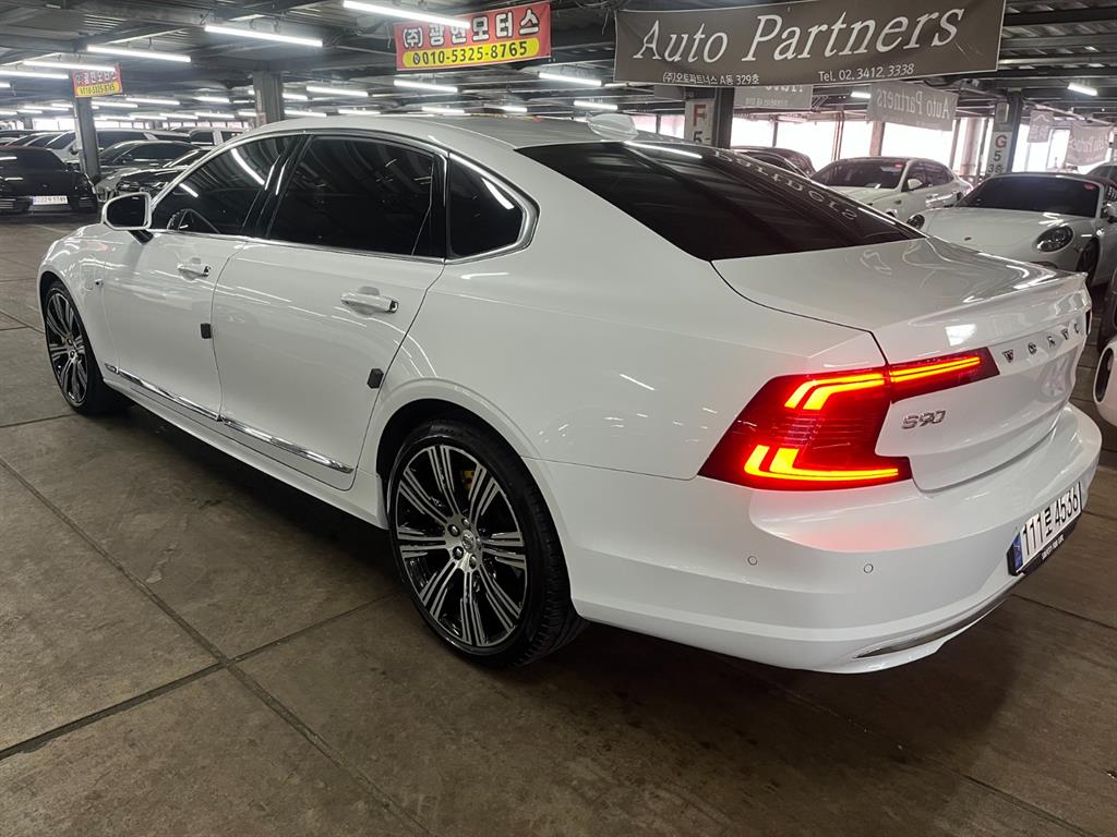 Volvo S90 - Vista 4