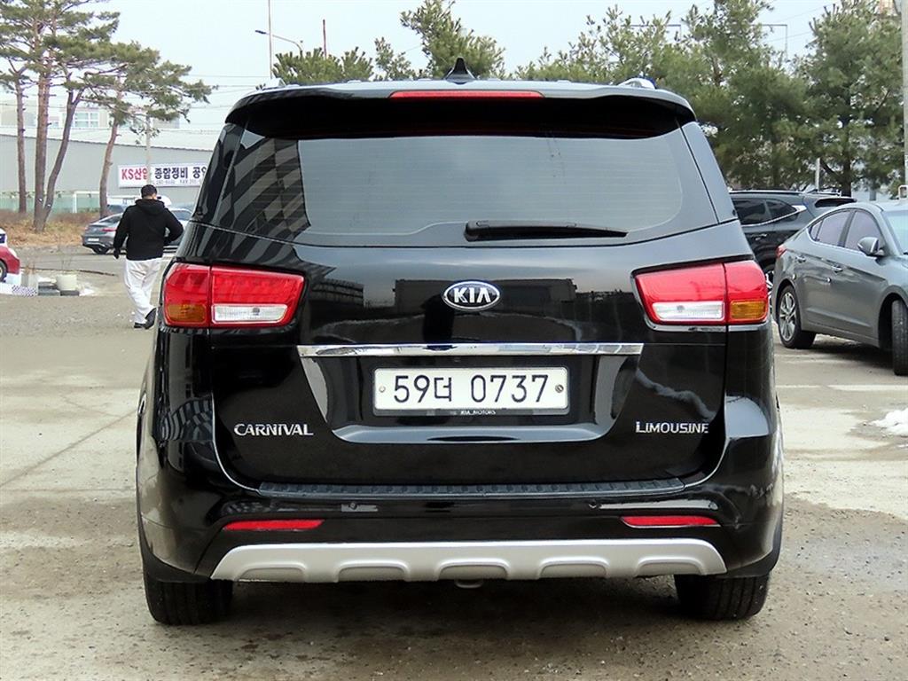 KIA Carnival - Vista 4
