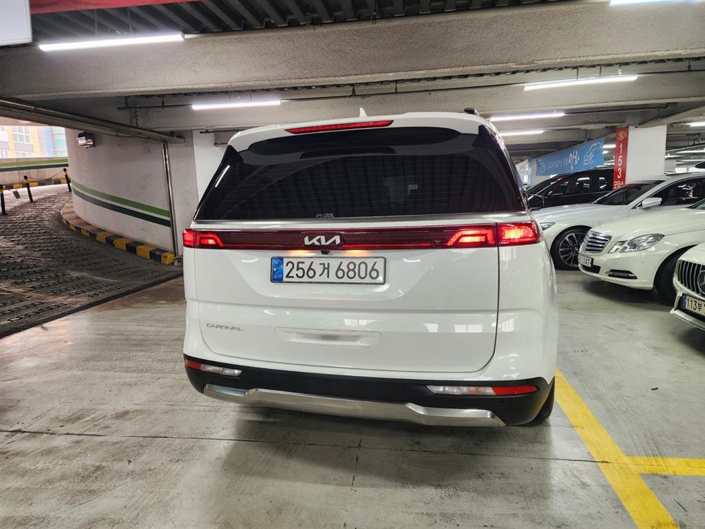 KIA Carnival - Vista 2