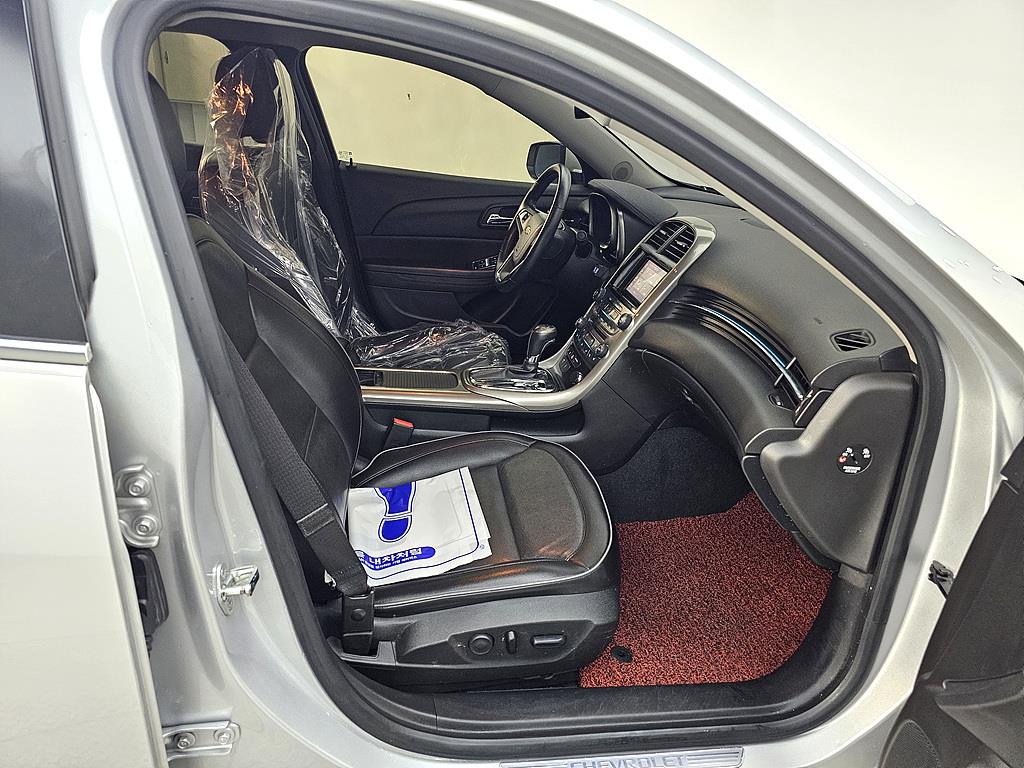 Chevrolet Malibu - Vista 11