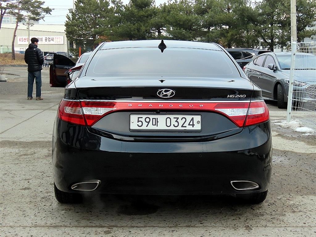 HYUNDAI Grandeur - Vista 4