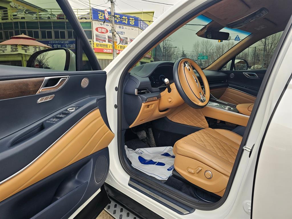 Genesis GV80 - Vista 9