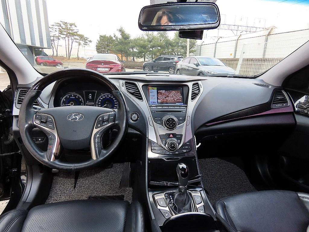 HYUNDAI Grandeur - Vista 7