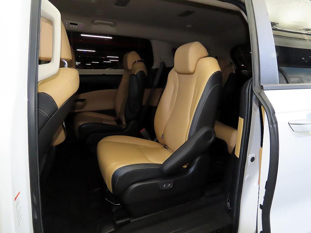 KIA Carnival - Vista 7