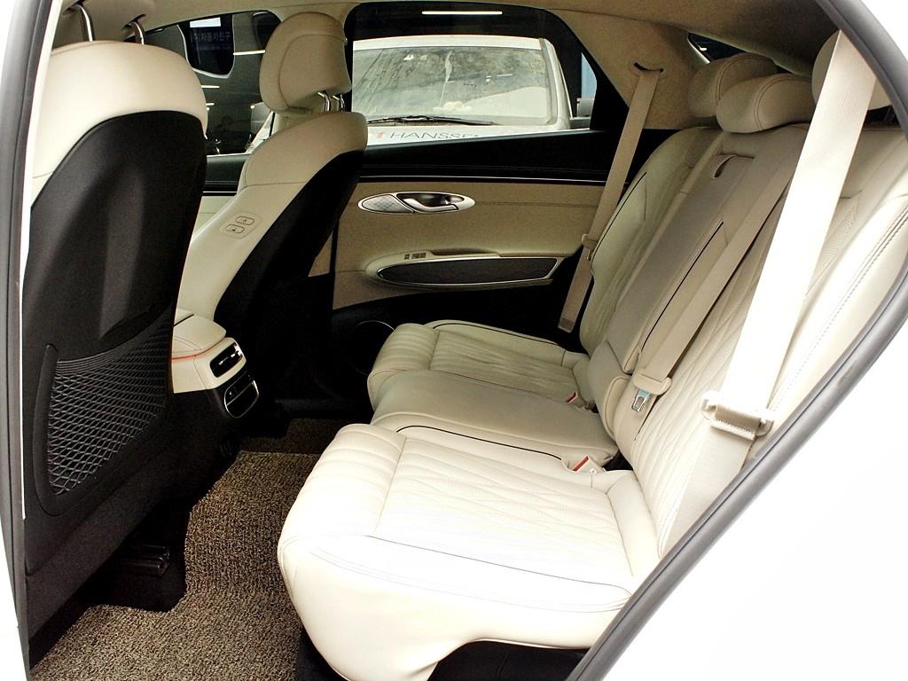 Genesis GV70 - Vista 11