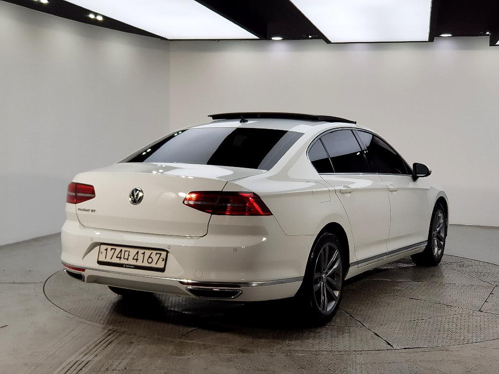 Volkswagen Passat - Vista 4