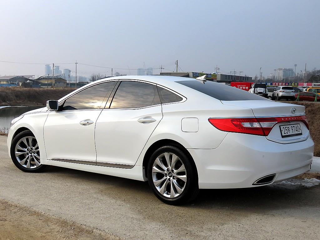 HYUNDAI Grandeur - Vista 3