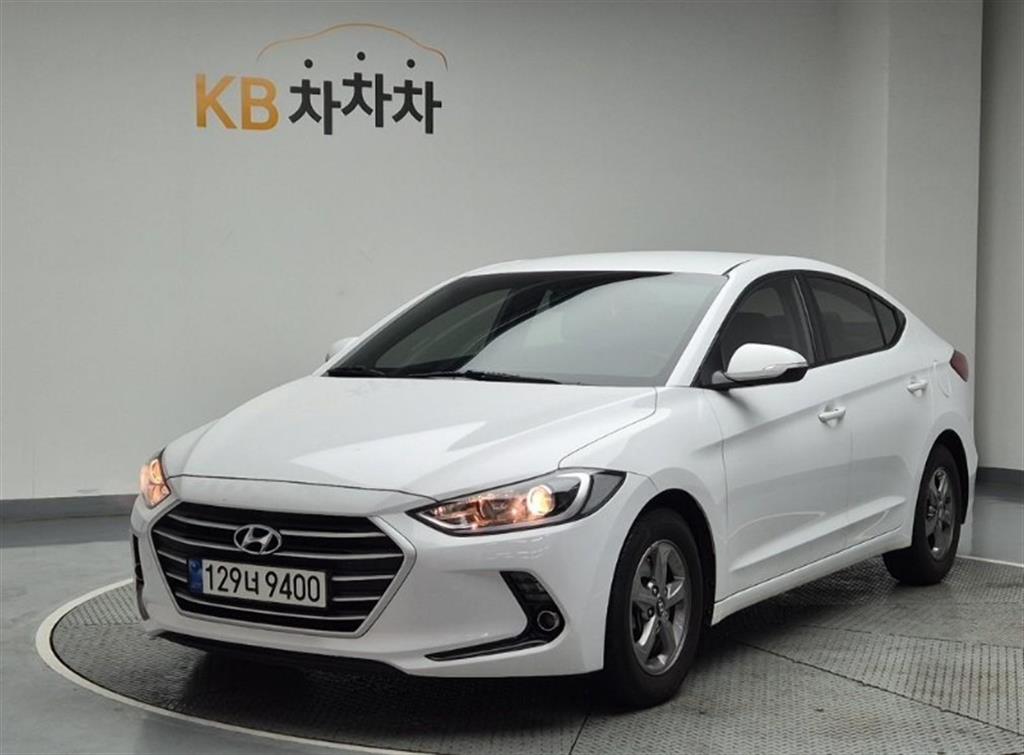 HYUNDAI Avante 2018 Blanco - Importación desde Corea - HF Imports Iquique - Foto 1