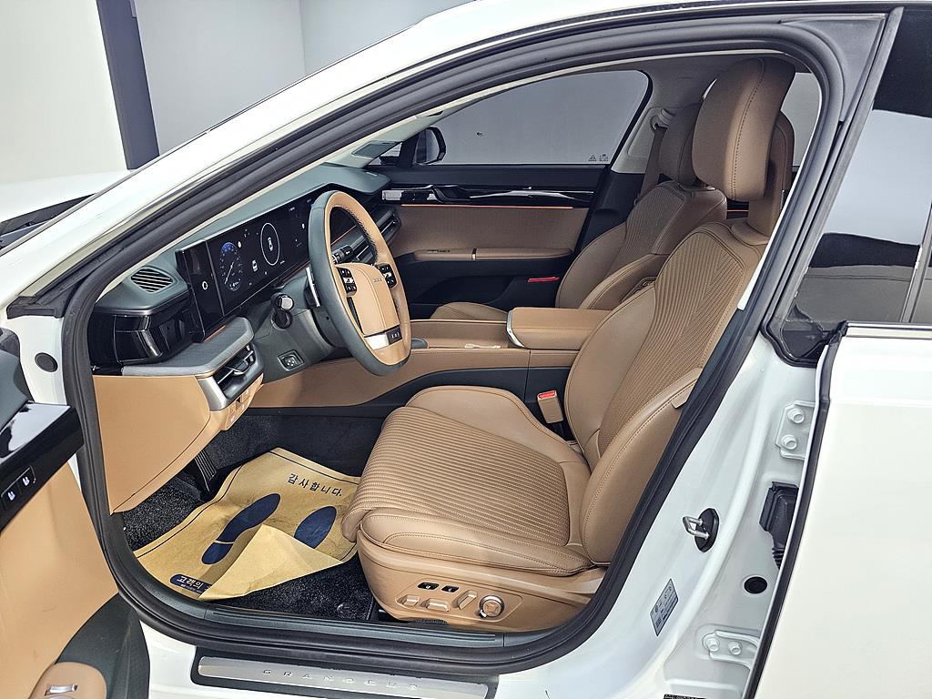 HYUNDAI Grandeur - Vista 8