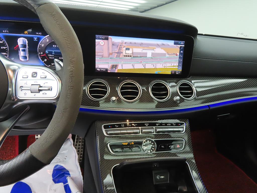 Mercedes Benz E class - Vista 10