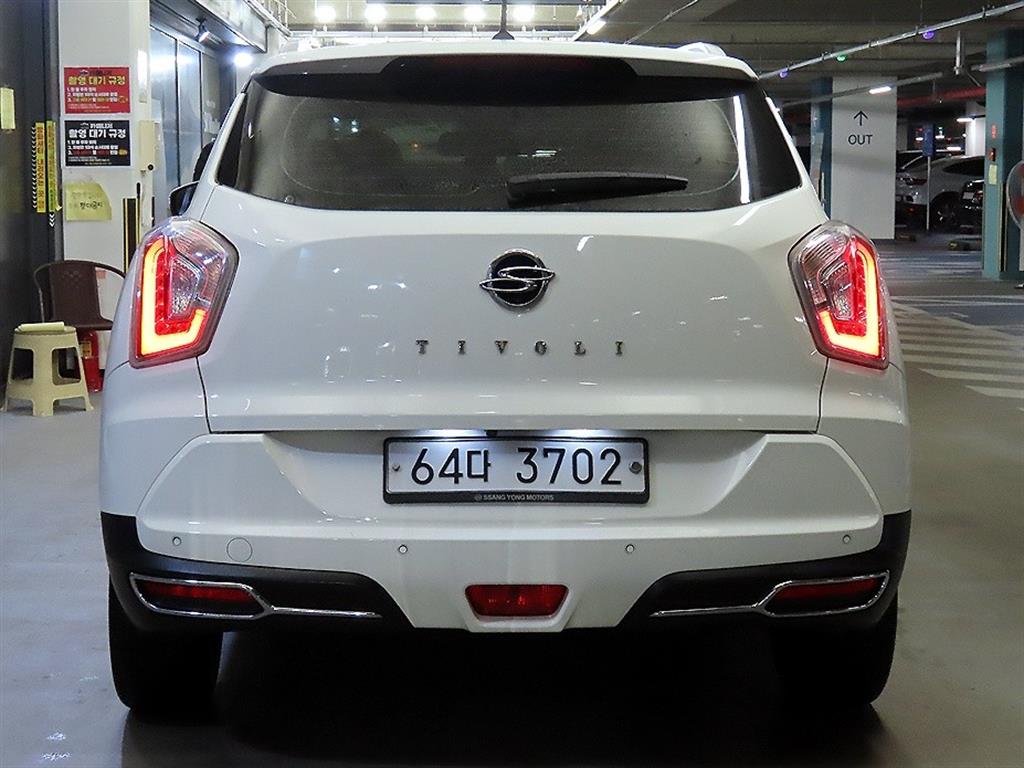 Ssangyong Tivoli - Vista 5