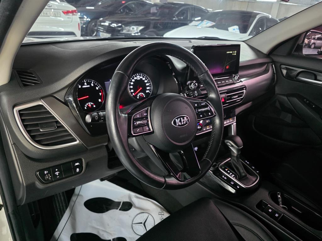 KIA Seltos - Vista 8