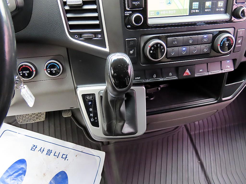 HYUNDAI Solati - Vista 12