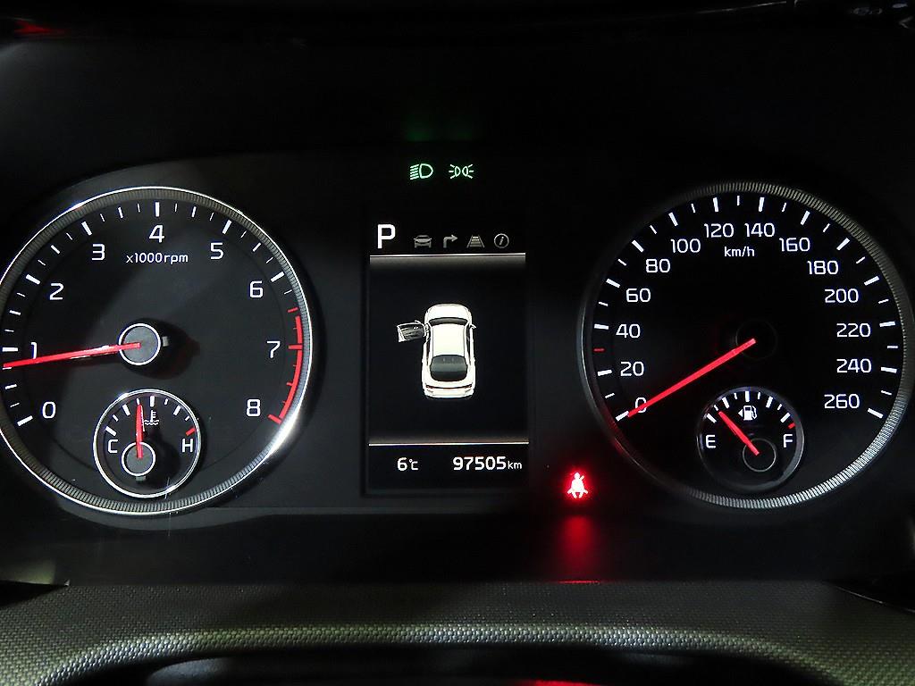KIA K5 - Vista 9