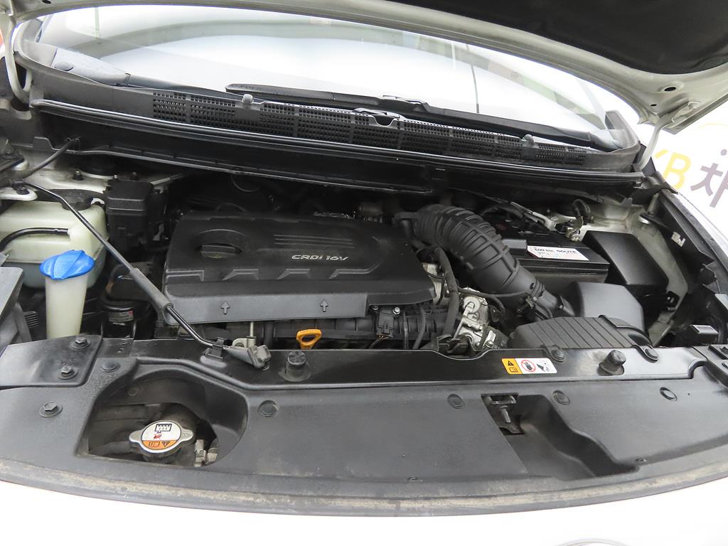 KIA Carens 2016 Plateado - Importación desde Corea - HF Imports Iquique - Foto 19