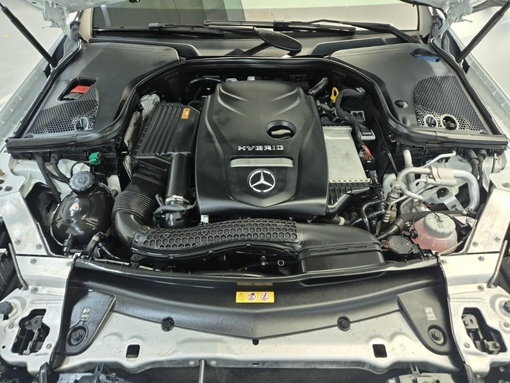 Mercedes Benz E class - Vista 5