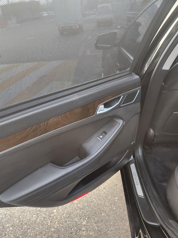 HYUNDAI Genesis - Vista 12