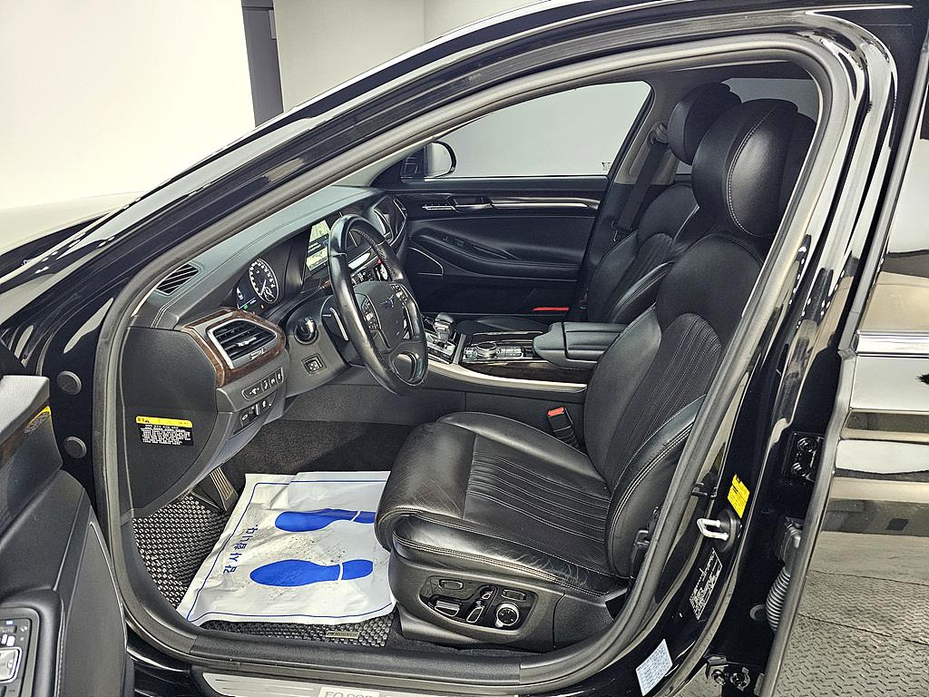 Genesis EQ900 - Vista 8