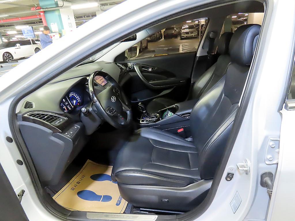 HYUNDAI Grandeur - Vista 6