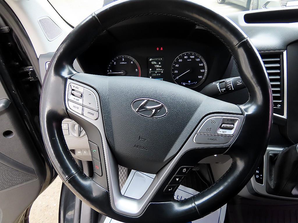 HYUNDAI Solati - Vista 10