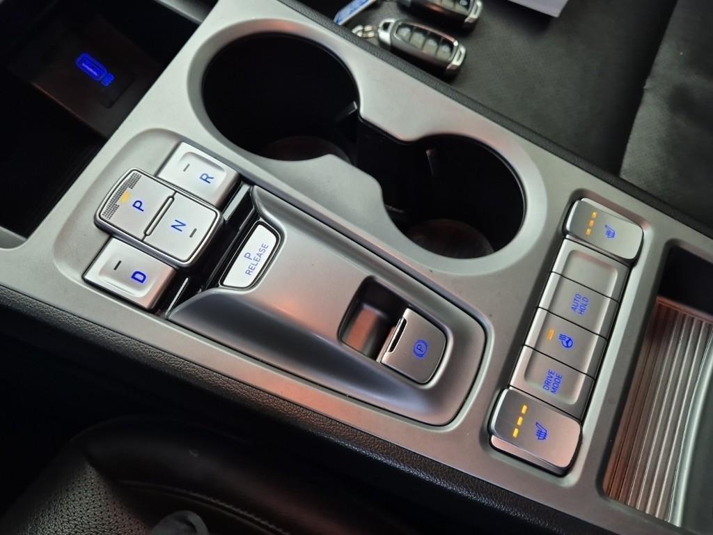 HYUNDAI Kona - Vista 8