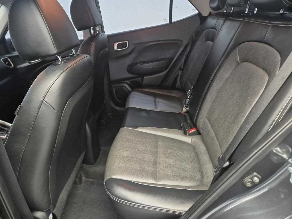 HYUNDAI Venue - Vista 12