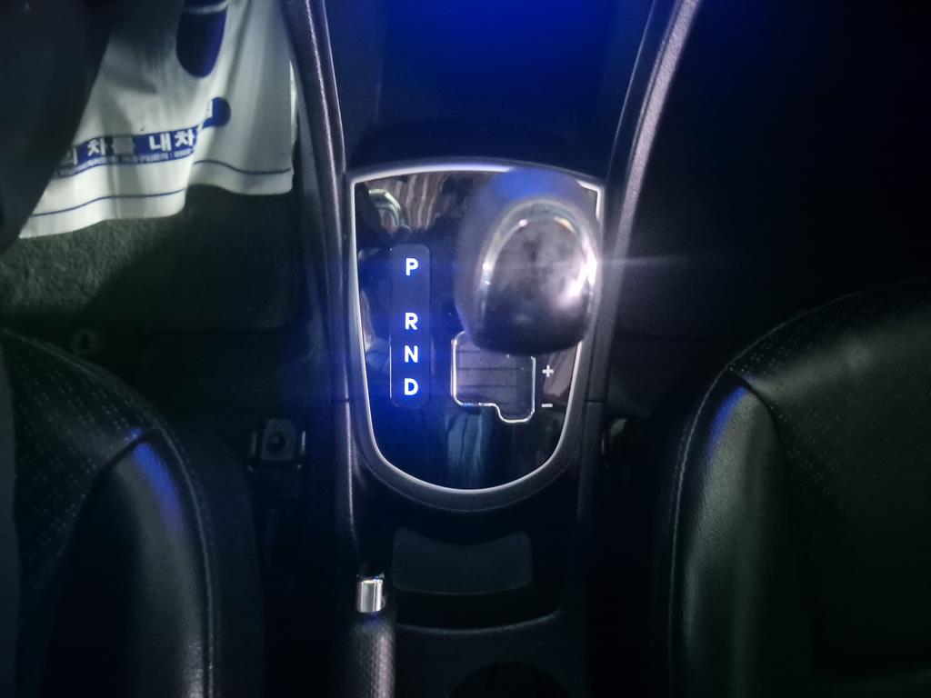 HYUNDAI Accent 2011 Plateado - Importación desde Corea - HF Imports Iquique - Foto 14