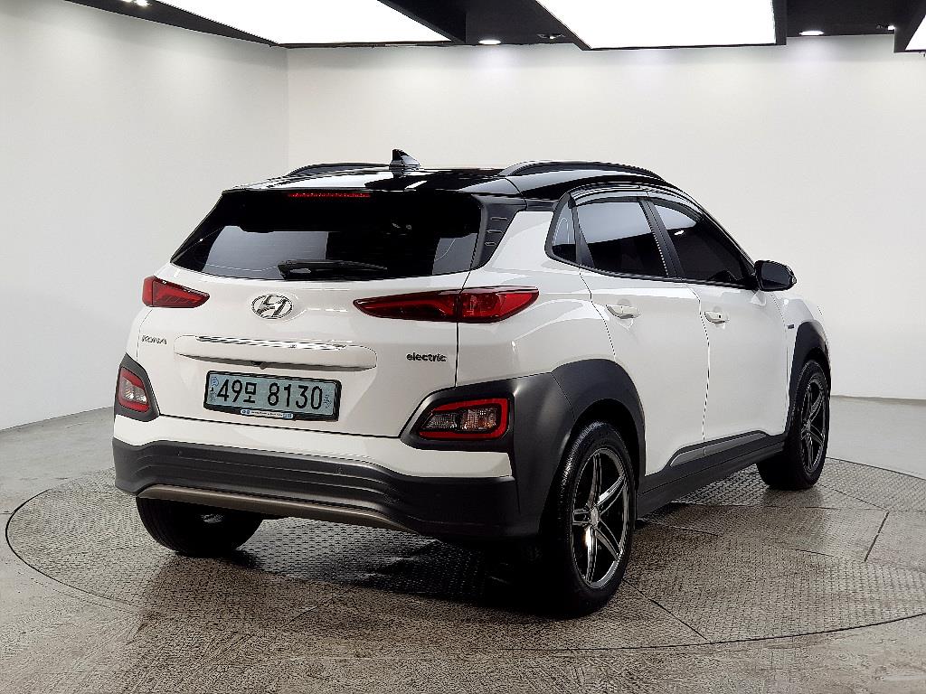 HYUNDAI Kona - Vista 4