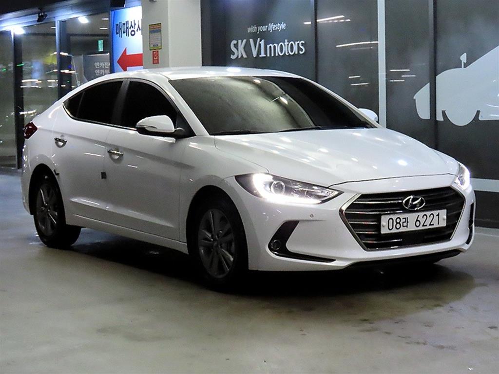 HYUNDAI Avante 2018 Blanco - Importación desde Corea - HF Imports Iquique - Foto 1