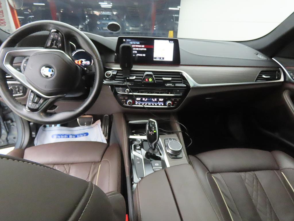 BMW 5 Series - Vista 7