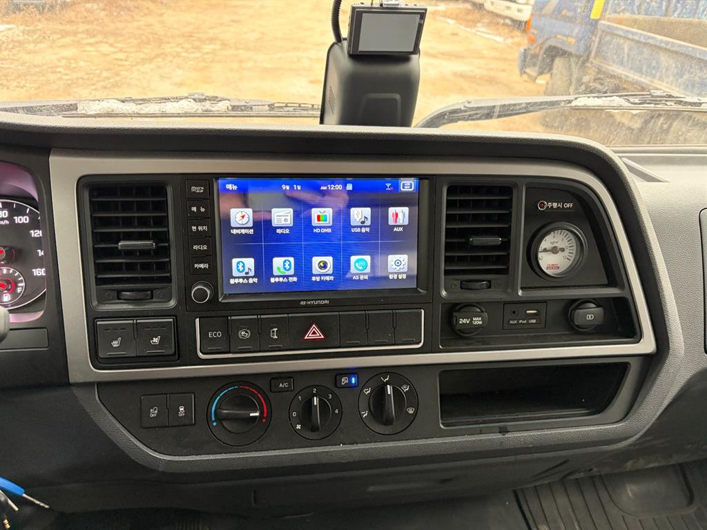 medium and large cargo truck - Vista 11