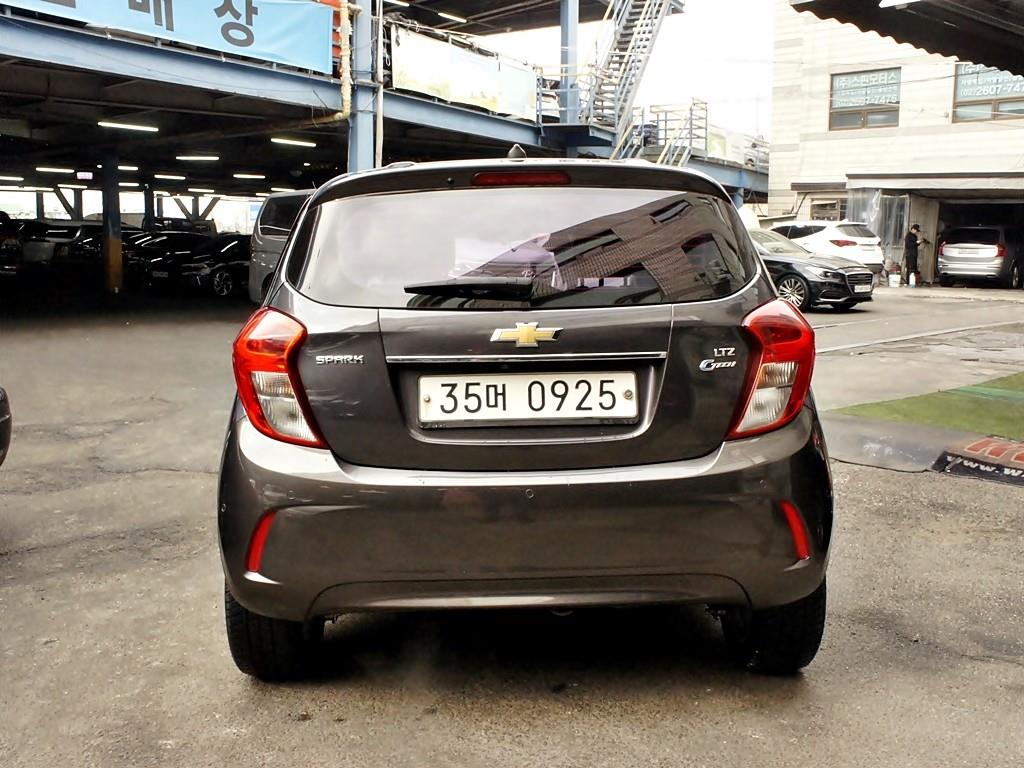 Chevrolet Spark - Vista 5