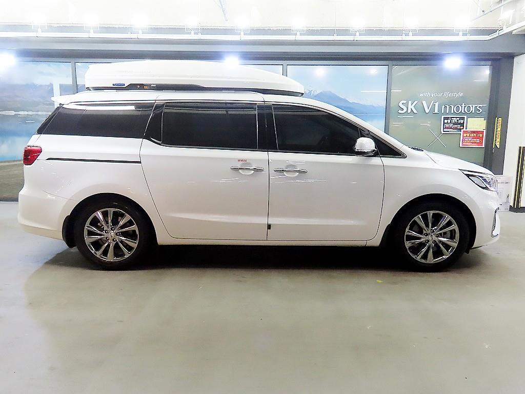 KIA Carnival - Vista 3