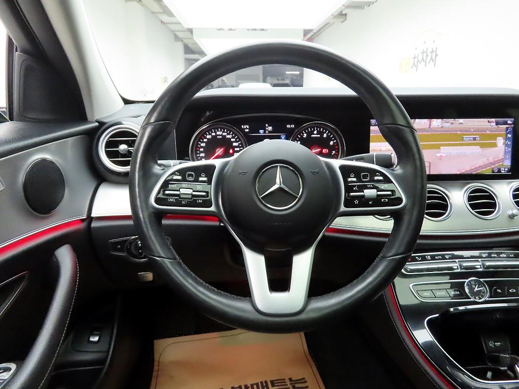 Mercedes Benz E class - Vista 7