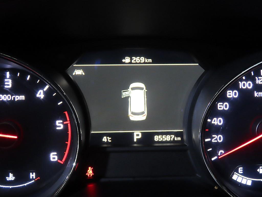 KIA Carnival - Vista 9