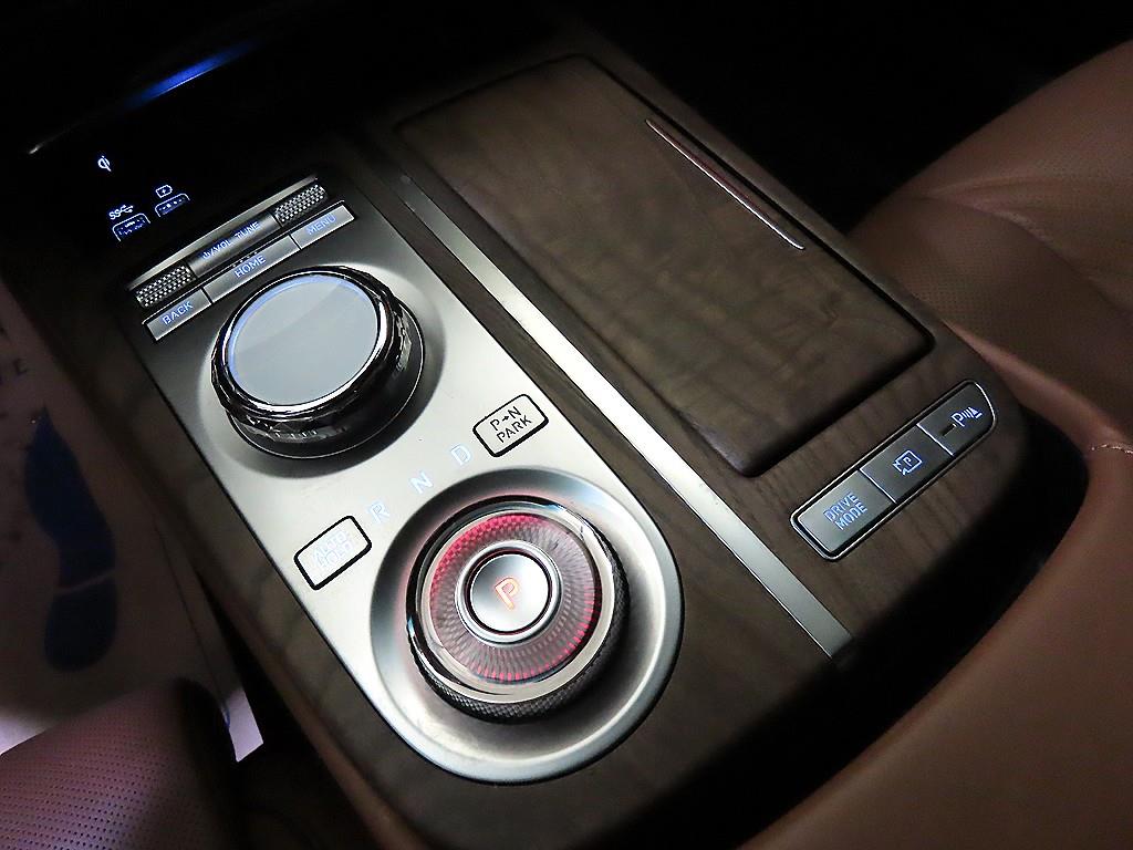 Genesis G80 - Vista 12