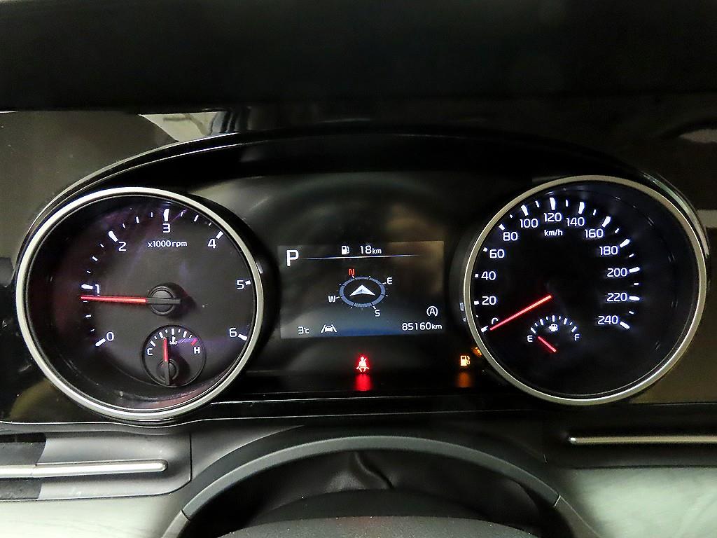 KIA Carnival - Vista 6