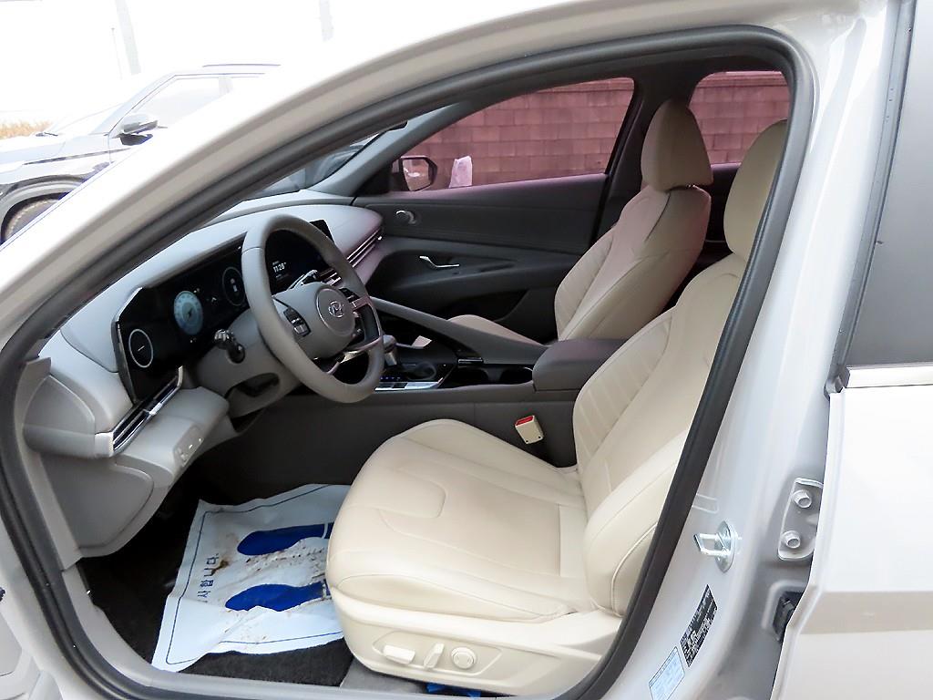 HYUNDAI Avante - Vista 5