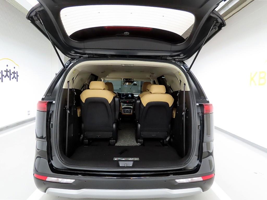 KIA Carnival - Vista 5