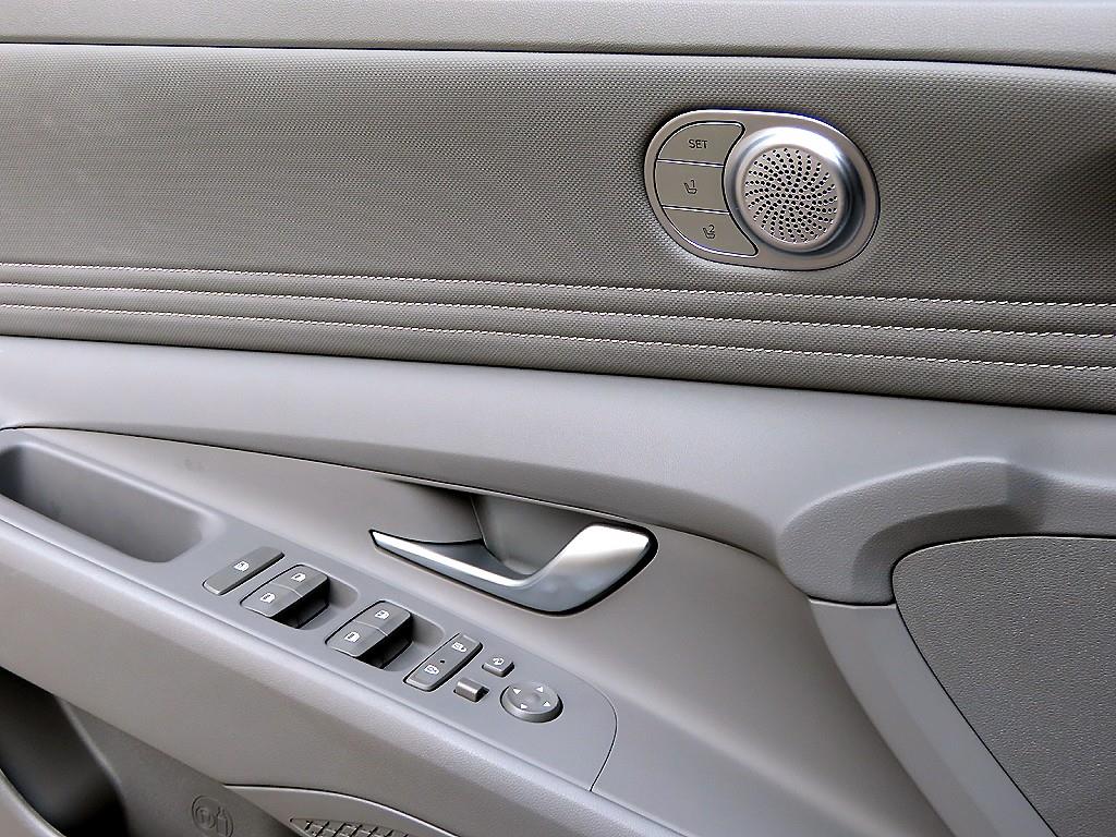 HYUNDAI Avante - Vista 11