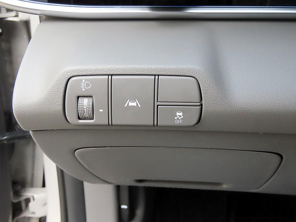 HYUNDAI Avante - Vista 12