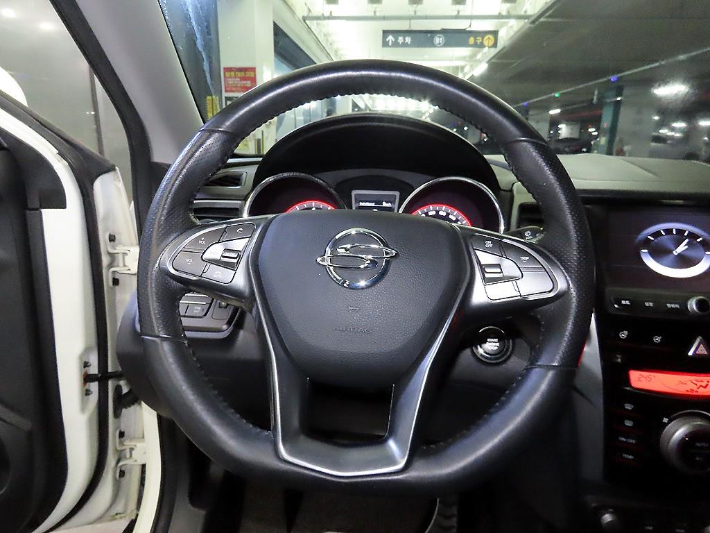 Ssangyong Tivoli - Vista 8