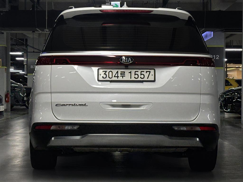KIA Carnival - Vista 5