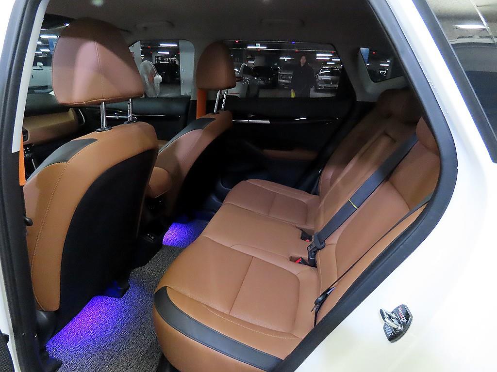 KIA Seltos - Vista 7