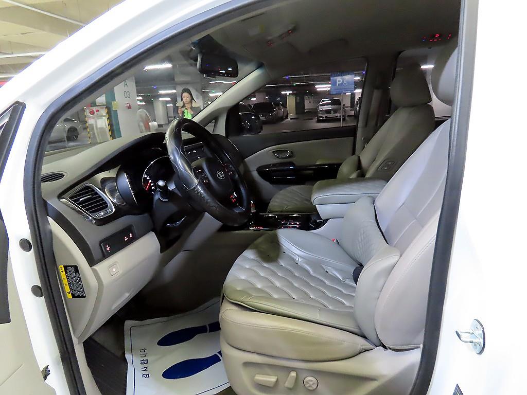 KIA Carnival - Vista 6