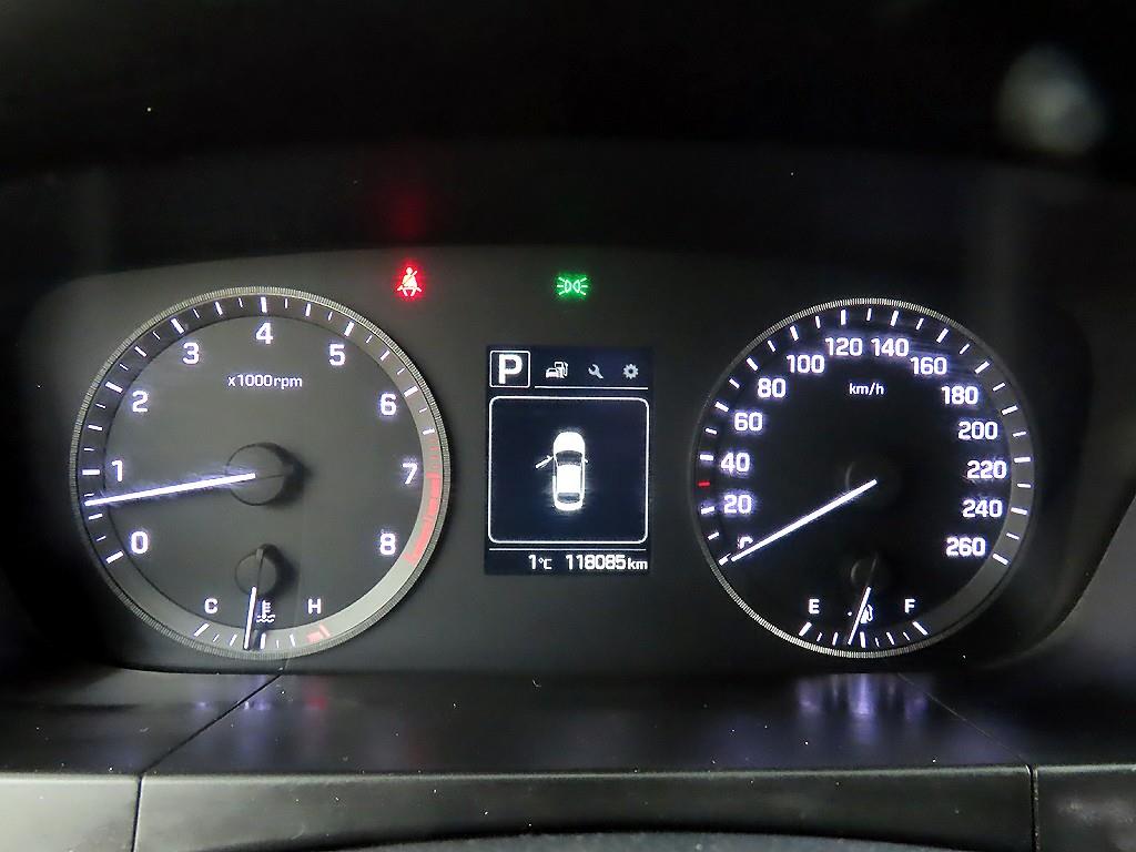 HYUNDAI Sonata - Vista 8