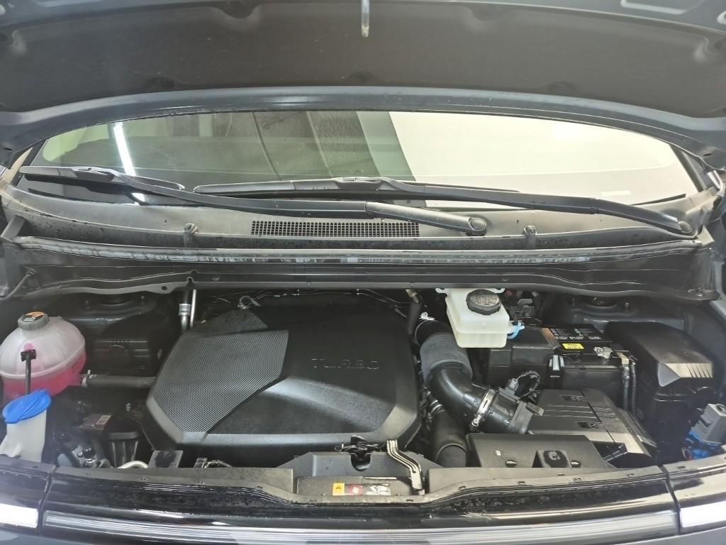 HYUNDAI Staria - Vista 5