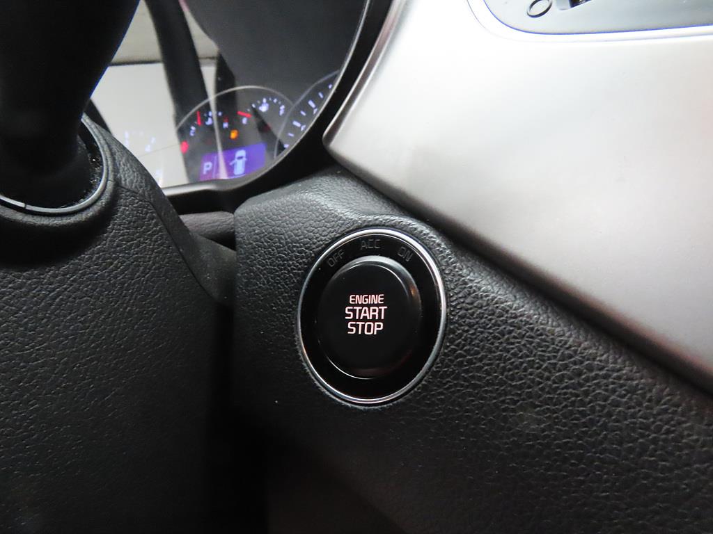 KIA Carens 2016 Plateado - Importación desde Corea - HF Imports Iquique - Foto 16