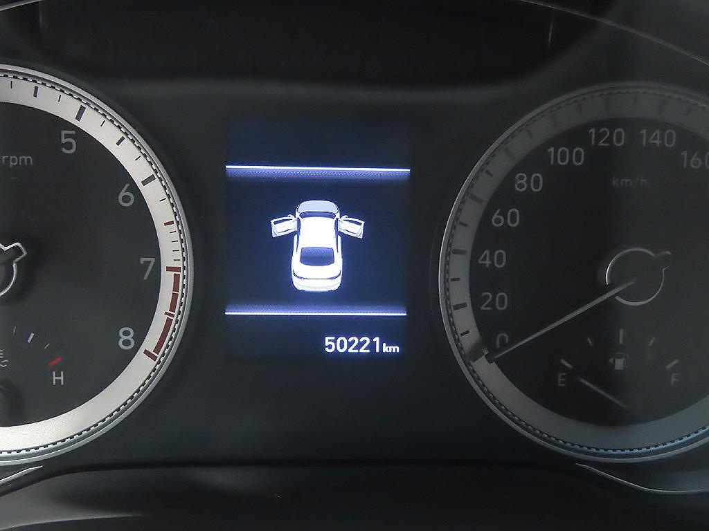 HYUNDAI Grandeur - Vista 11