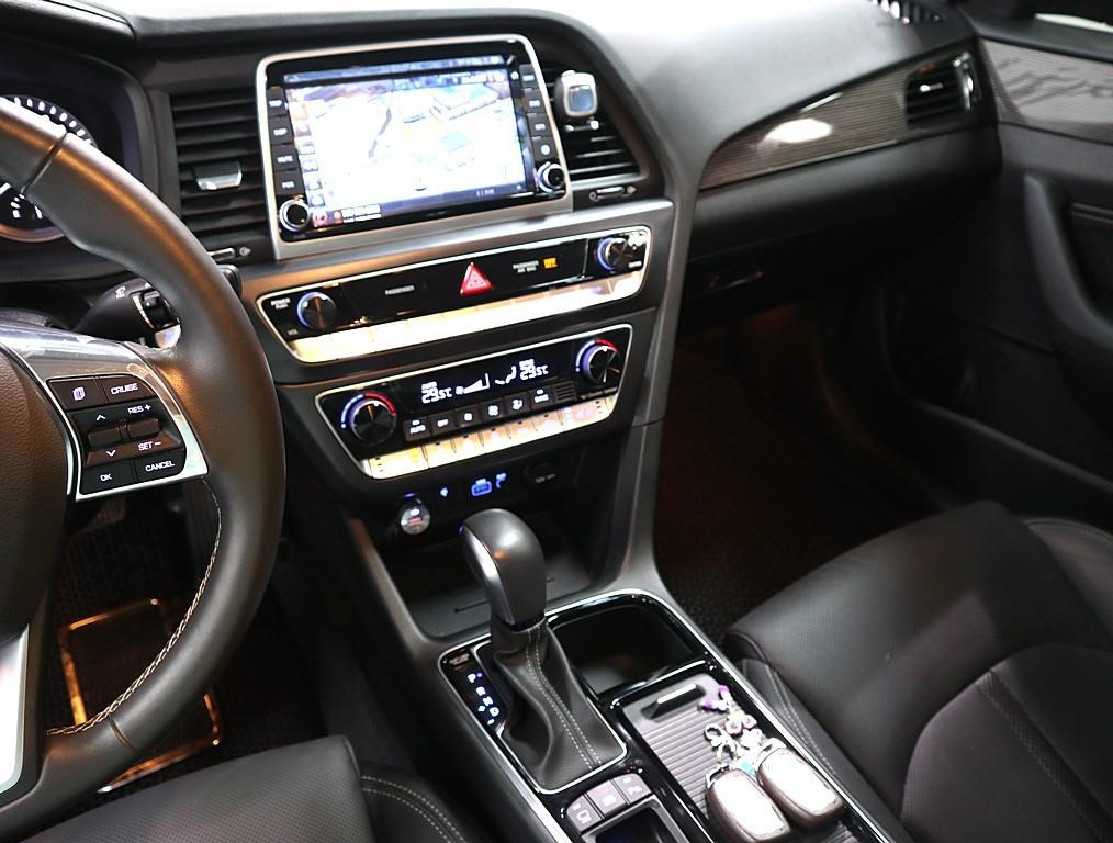 HYUNDAI Sonata - Vista 11